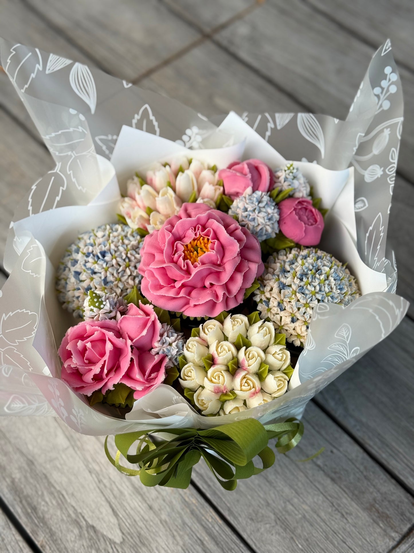 Bouquet of floral buttercream cupcakes