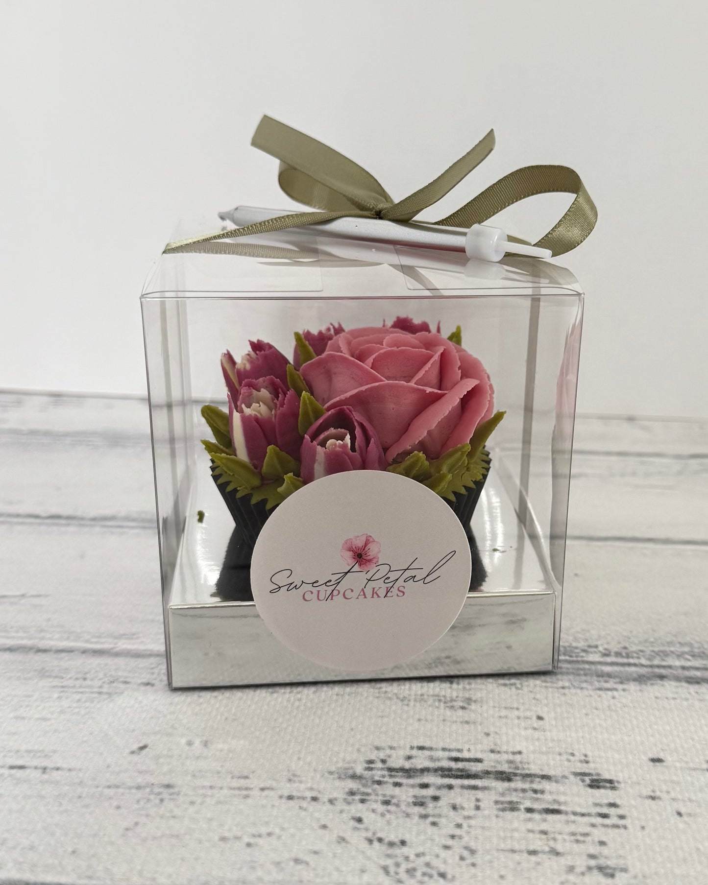 Individual floral cupcake box
