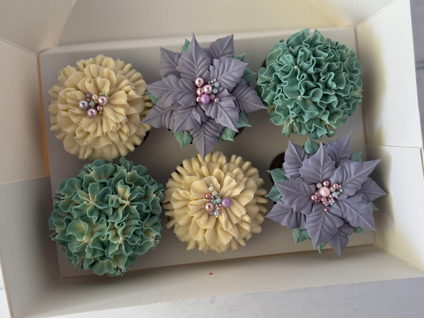 Boxed Christmas Cupcakes