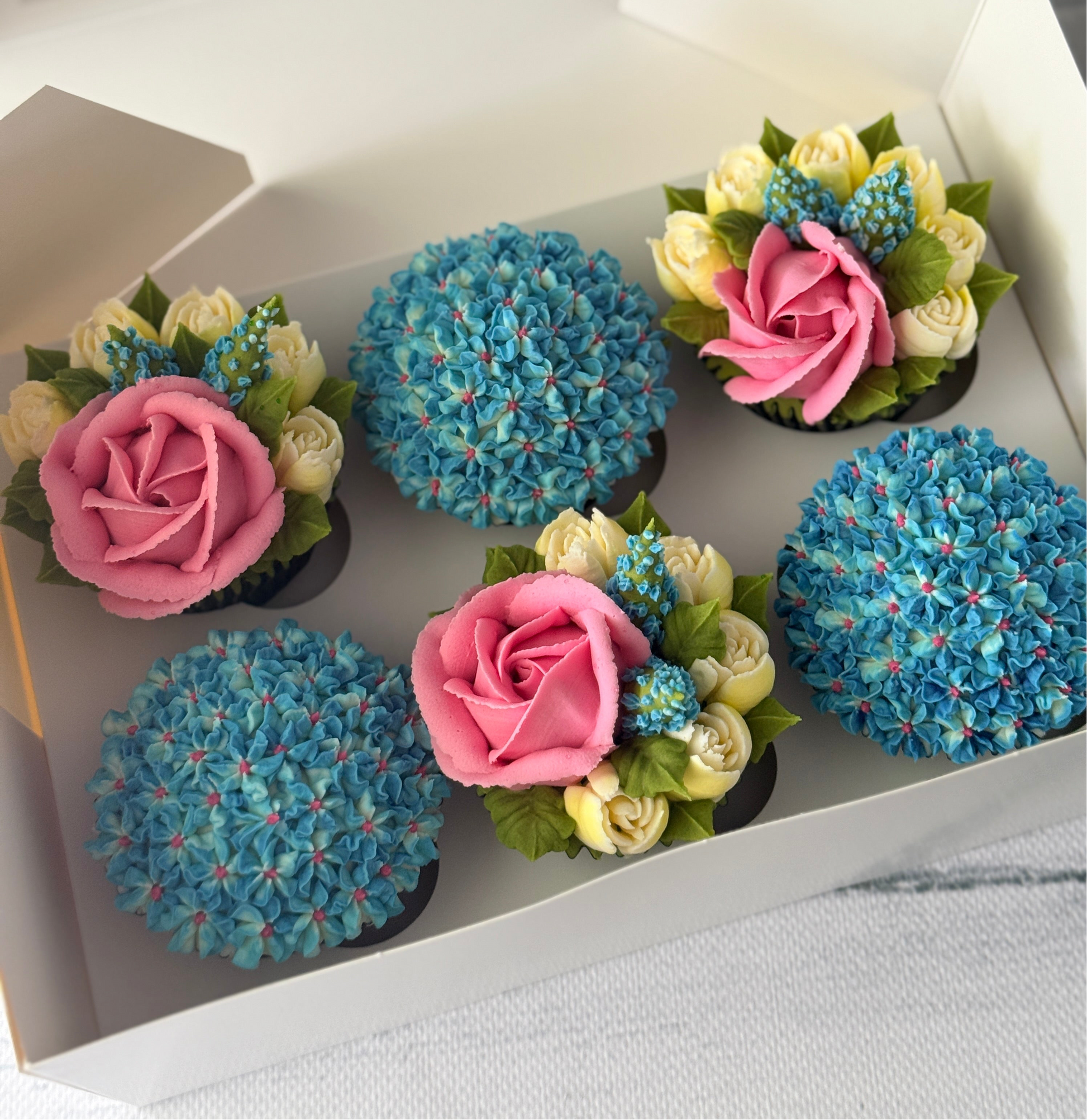 Gender reveal cupcakes | floral cupcakes Sunshine Coast 