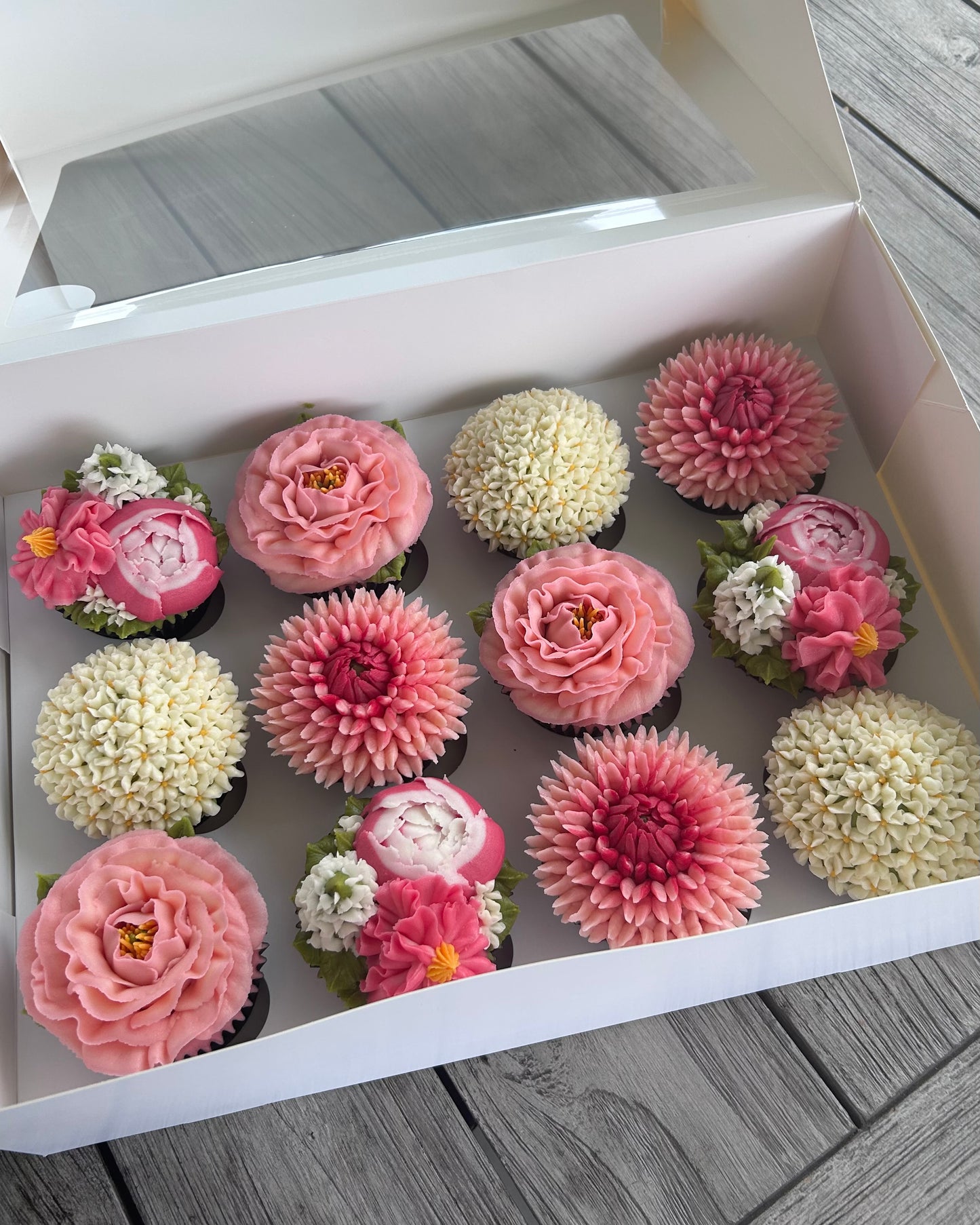 Boxed Floral cupcakes 