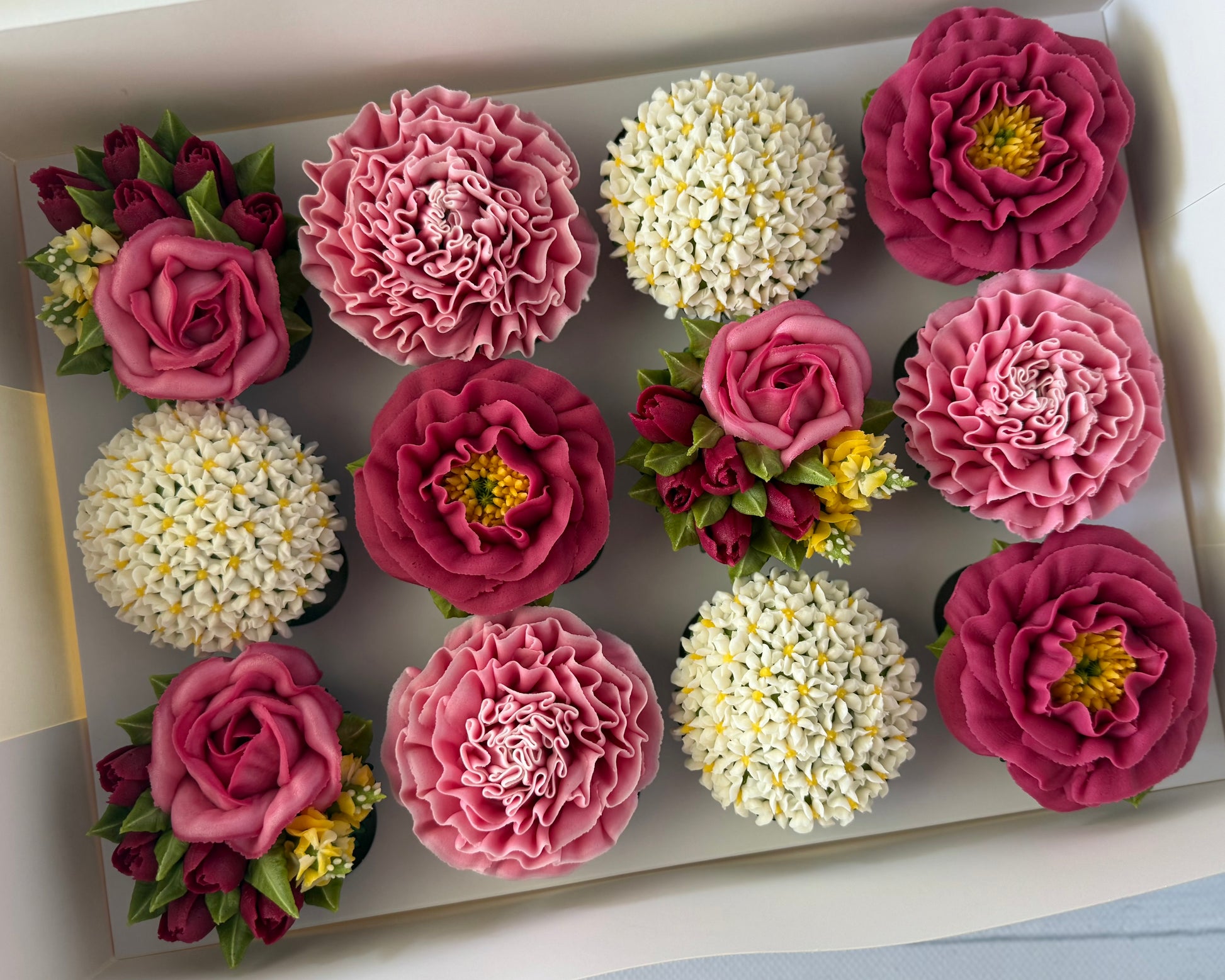Boxed Floral Cupcakes | Sunshine Coast cupcakes 