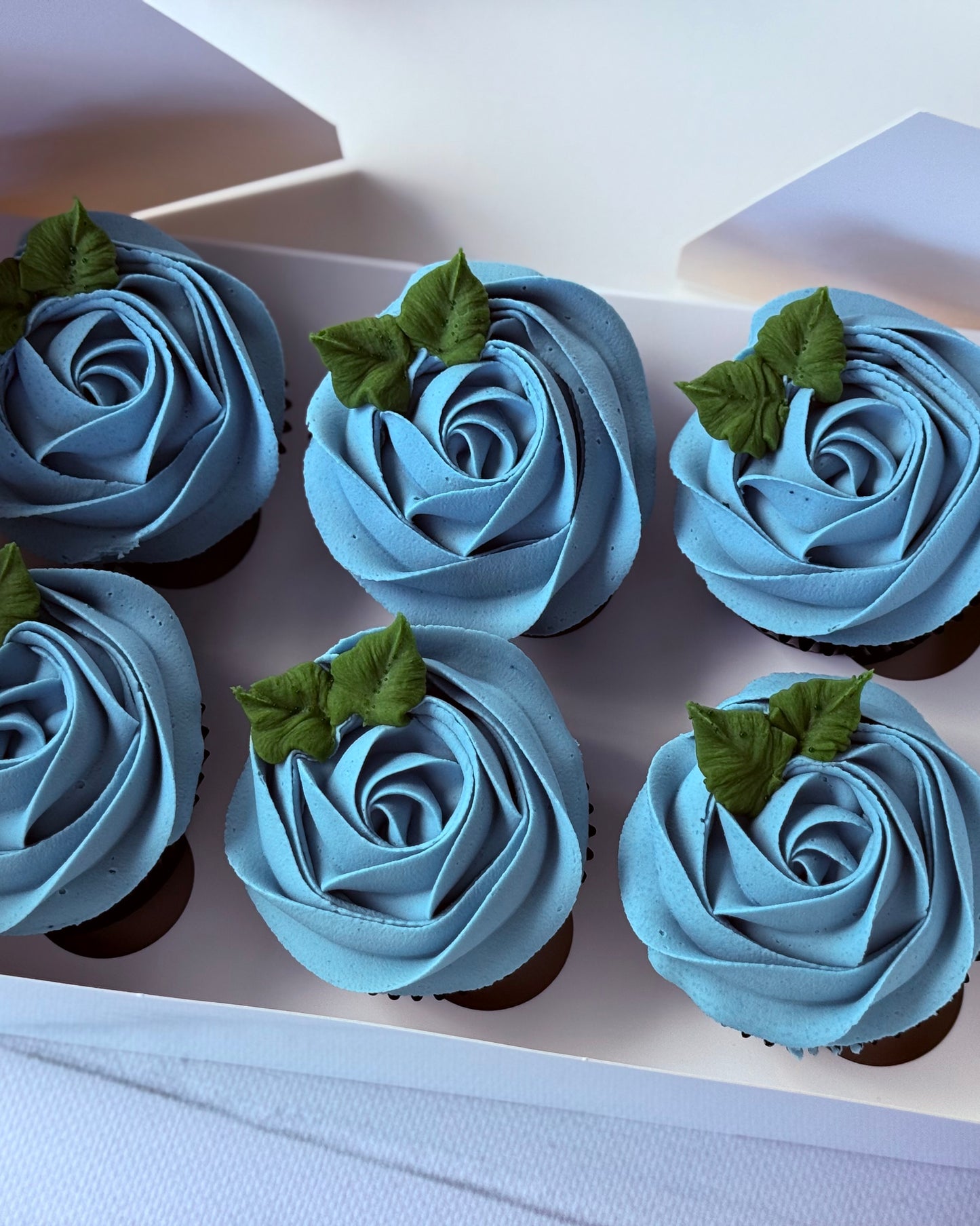 Classic Cupcakes with Leaves